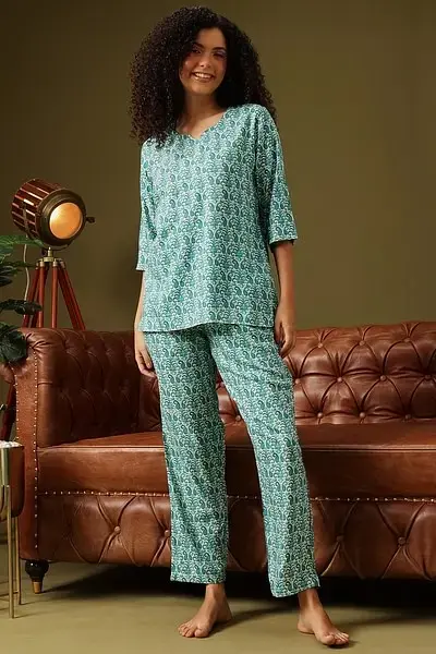 clovia-picture-paisley-print-kurta-top-pyjama-set-in-teal-blue-rayon-467164.webp
