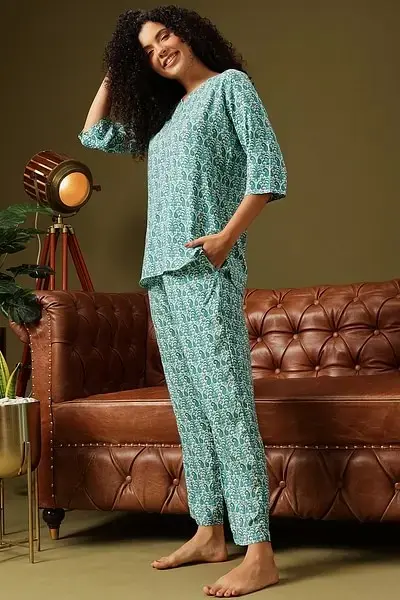 clovia-picture-paisley-print-kurta-top-pyjama-set-in-teal-blue-rayon-369690.webp
