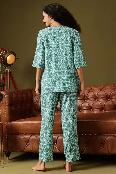clovia-picture-paisley-print-kurta-top-pyjama-set-in-teal-blue-rayon-670180.webp